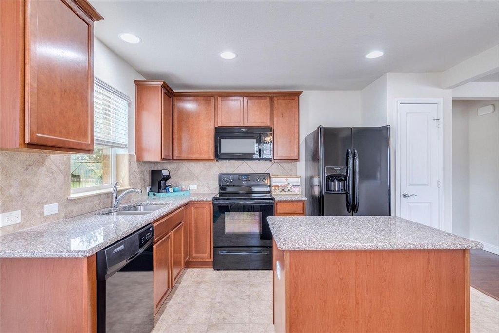 606 Salado Creek LN, Georgetown, TX 78633