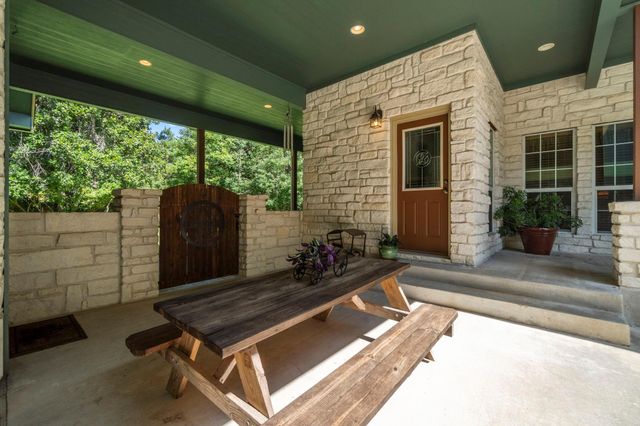 375 Crestview Drive, Livingston, TX 77351