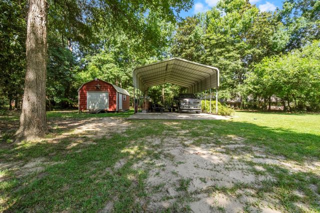 375 Crestview Drive, Livingston, TX 77351