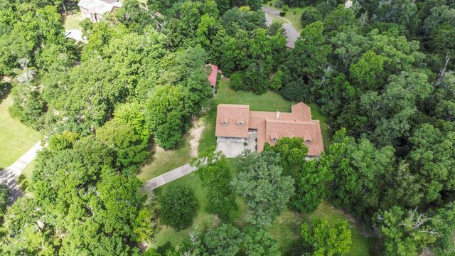 375 Crestview Drive, Livingston, TX 77351