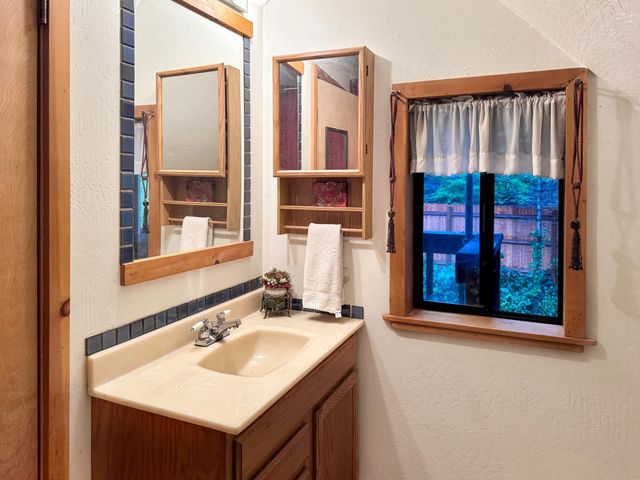9726 Ruff Hill Trl, Brownsville, CA 95919