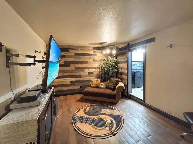 9726 Ruff Hill Trl, Brownsville, CA 95919