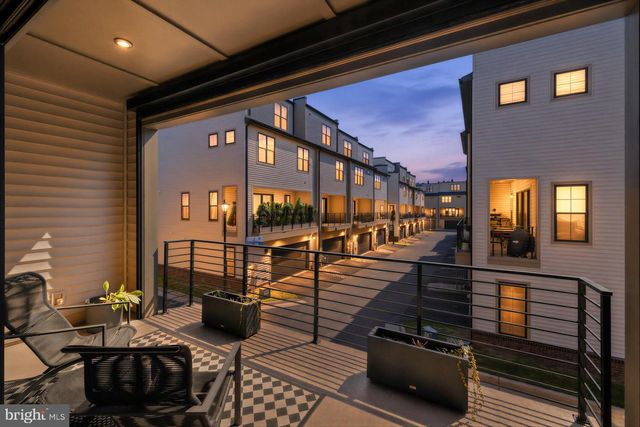 22244 PHILANTHROPIC DR, Ashburn, VA 20148
