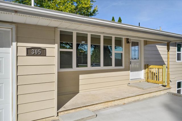 305 2nd Street, Grundy Center, IA 50638