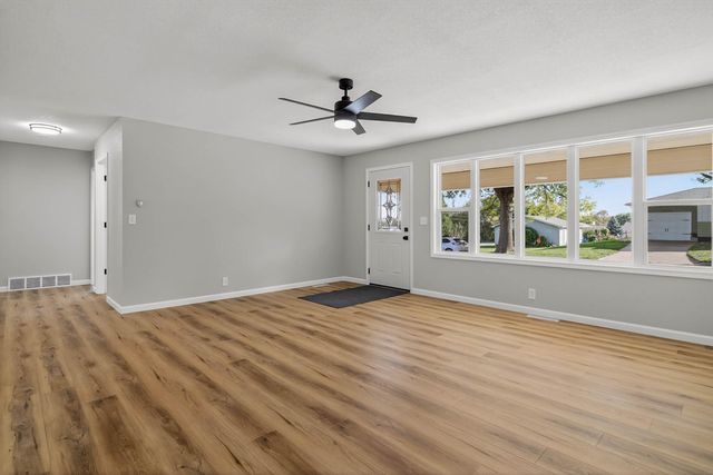 305 2nd Street, Grundy Center, IA 50638