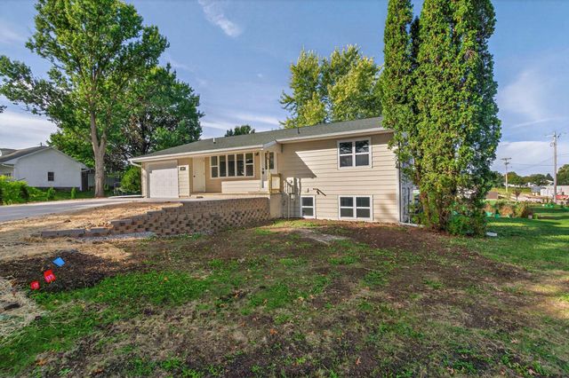 305 2nd Street, Grundy Center, IA 50638