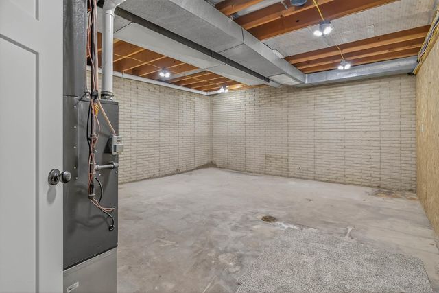 305 2nd Street, Grundy Center, IA 50638