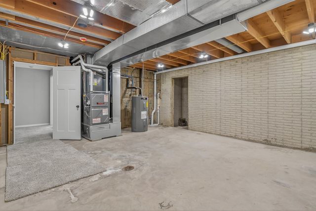 305 2nd Street, Grundy Center, IA 50638