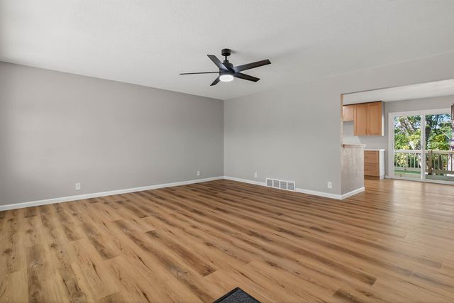 305 2nd Street, Grundy Center, IA 50638