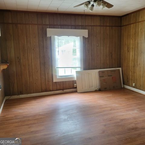 609 S 11TH Avenue, Lanett, AL 36863