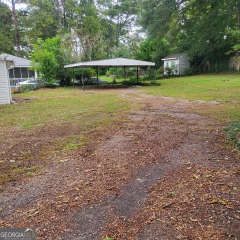 609 S 11TH Avenue, Lanett, AL 36863