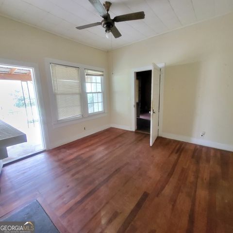 609 S 11TH Avenue, Lanett, AL 36863