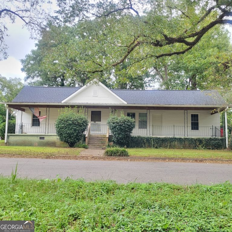 609 S 11TH Avenue, Lanett, AL 36863
