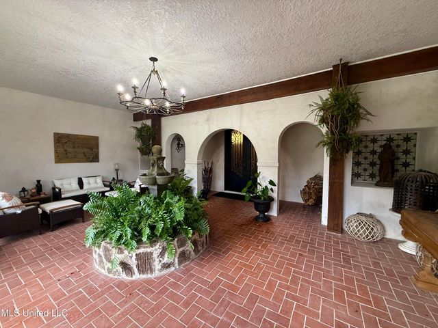 416 Woodland Park Drive, Biloxi, MS 39531