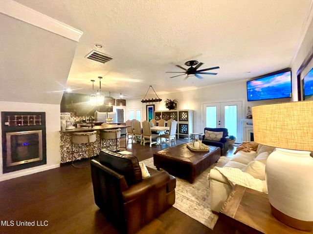 416 Woodland Park Drive, Biloxi, MS 39531