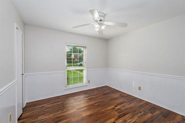 128 Kingsbridge Drive, Garland, TX 75040