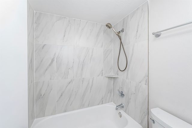 128 Kingsbridge Drive, Garland, TX 75040
