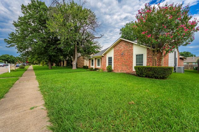 128 Kingsbridge Drive, Garland, TX 75040