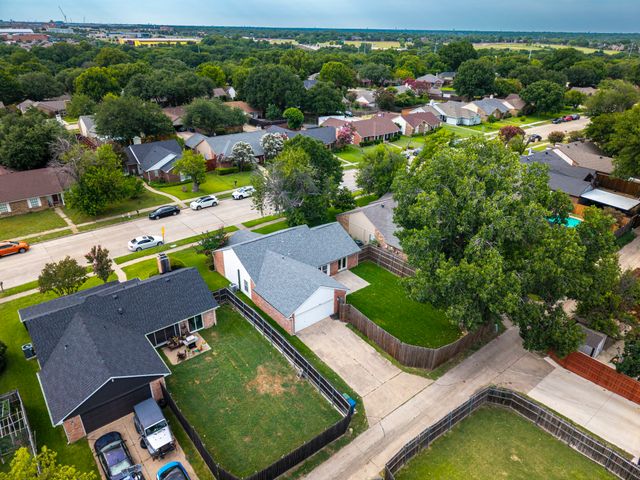 128 Kingsbridge Drive, Garland, TX 75040