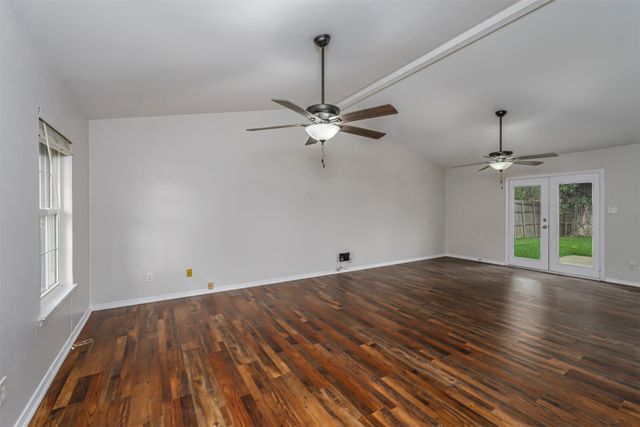 128 Kingsbridge Drive, Garland, TX 75040