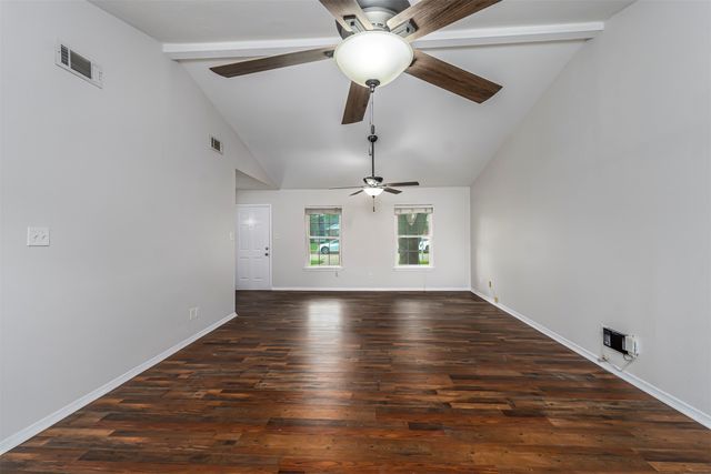 128 Kingsbridge Drive, Garland, TX 75040