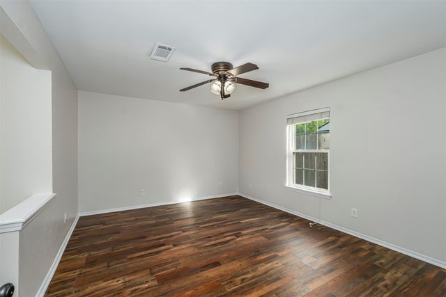 128 Kingsbridge Drive, Garland, TX 75040
