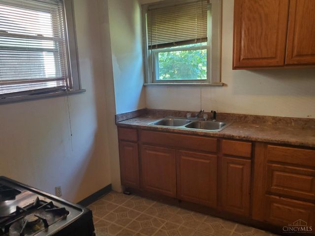 1946 Berkley Avenue, Cincinnati, OH 45237