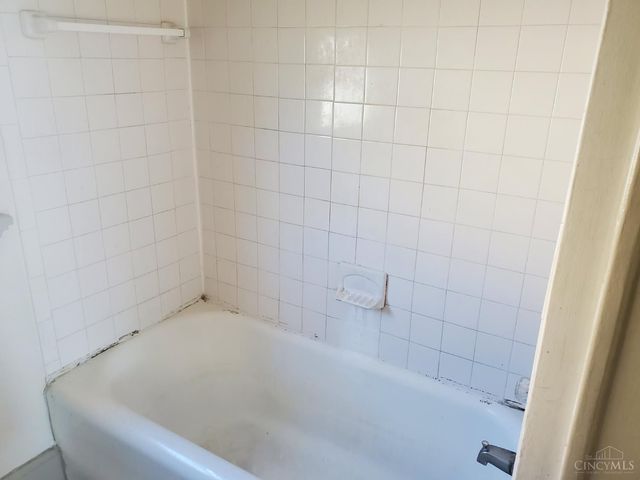 1946 Berkley Avenue, Cincinnati, OH 45237