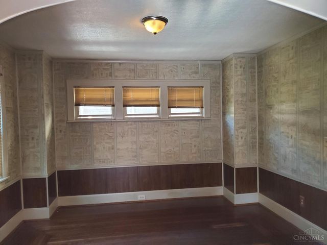 1946 Berkley Avenue, Cincinnati, OH 45237