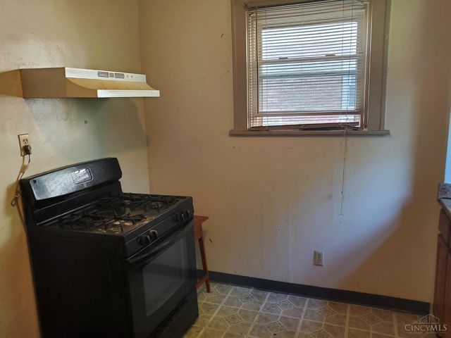 1946 Berkley Avenue, Cincinnati, OH 45237