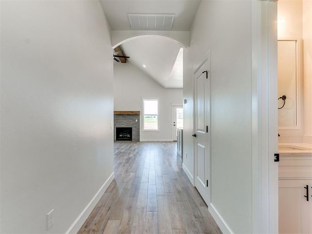 4433 Raymond Lane, Guthrie, OK 73044