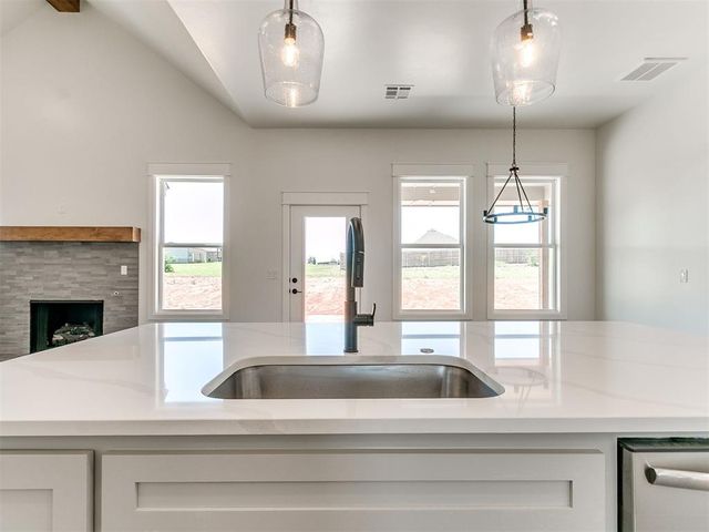4433 Raymond Lane, Guthrie, OK 73044