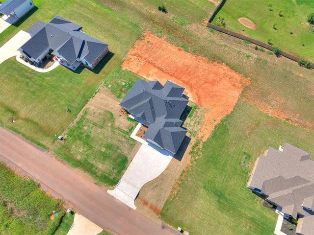 4433 Raymond Lane, Guthrie, OK 73044