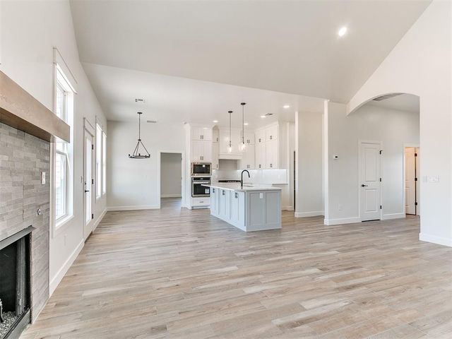4433 Raymond Lane, Guthrie, OK 73044