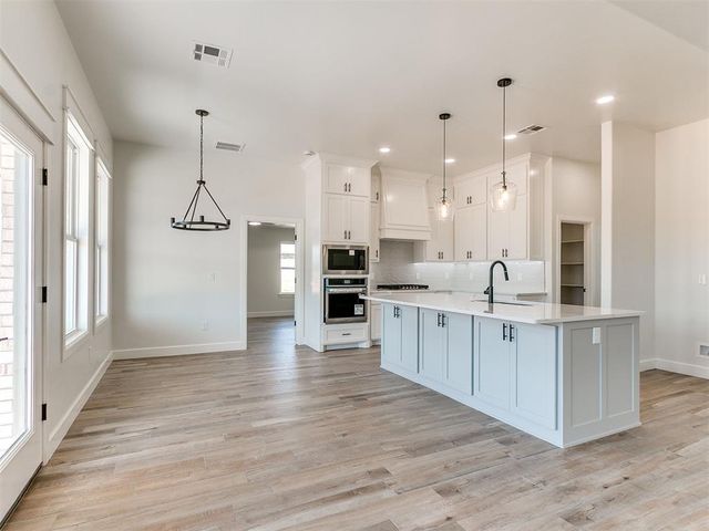 4433 Raymond Lane, Guthrie, OK 73044
