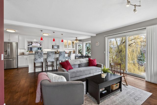 5580 Quinwood Lane N, Plymouth, MN 55442