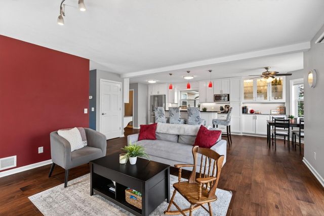 5580 Quinwood Lane N, Plymouth, MN 55442