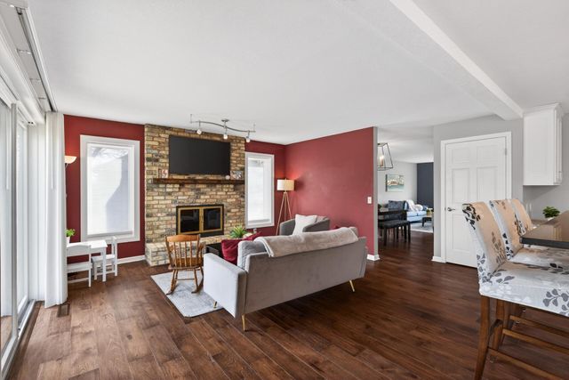 5580 Quinwood Lane N, Plymouth, MN 55442