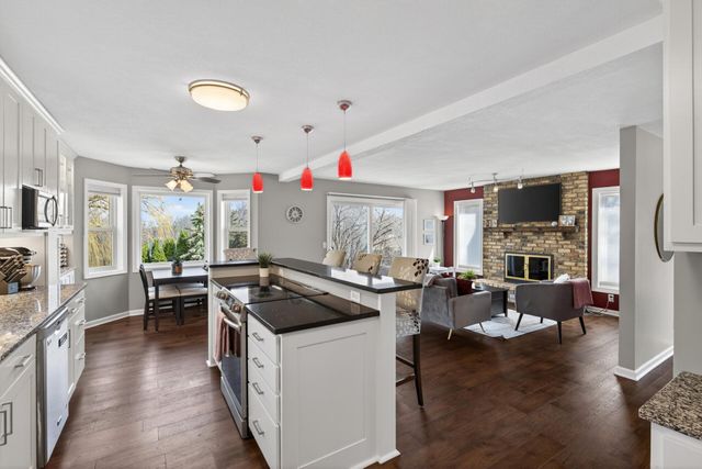 5580 Quinwood Lane N, Plymouth, MN 55442