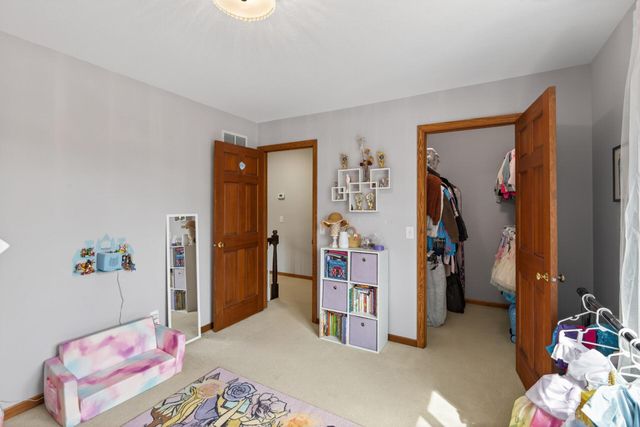 5580 Quinwood Lane N, Plymouth, MN 55442