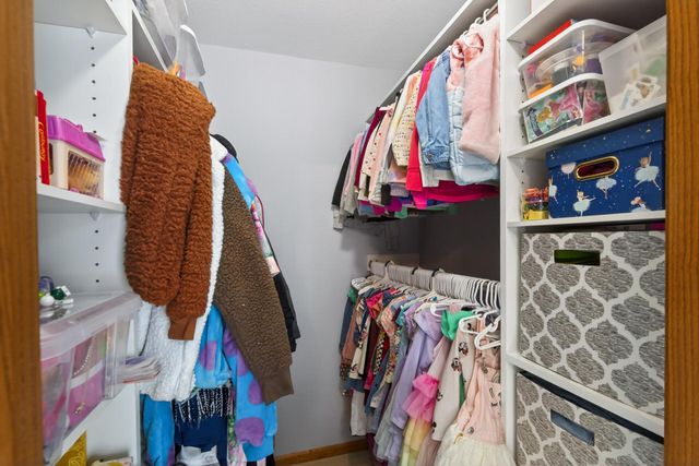 5580 Quinwood Lane N, Plymouth, MN 55442