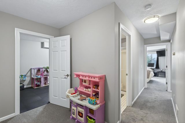 5580 Quinwood Lane N, Plymouth, MN 55442