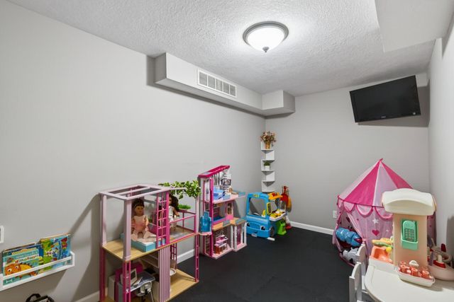 5580 Quinwood Lane N, Plymouth, MN 55442