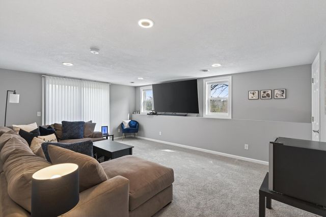 5580 Quinwood Lane N, Plymouth, MN 55442