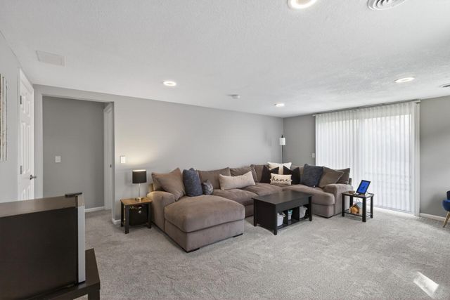 5580 Quinwood Lane N, Plymouth, MN 55442