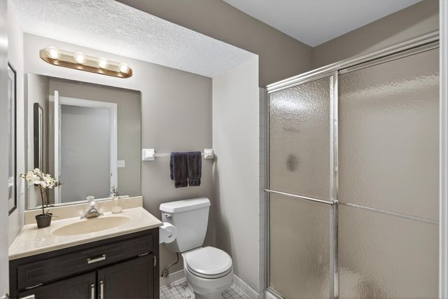 5580 Quinwood Lane N, Plymouth, MN 55442