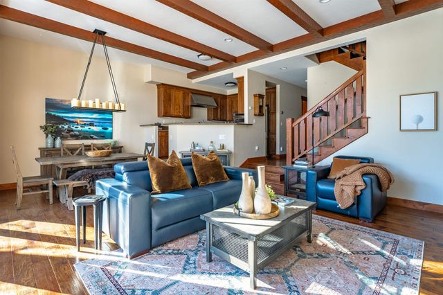 10213 Annies Loop, Truckee, CA 96161