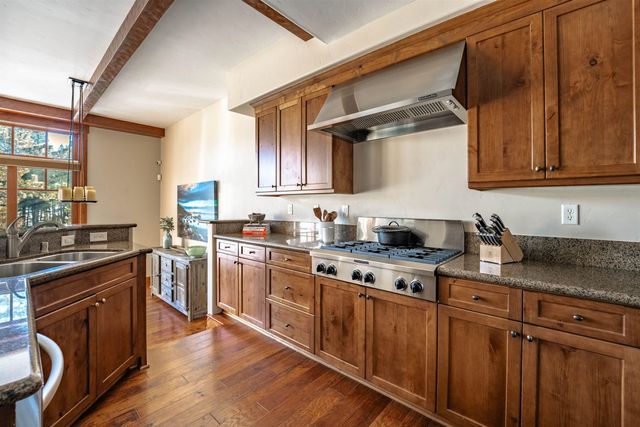 10213 Annies Loop, Truckee, CA 96161