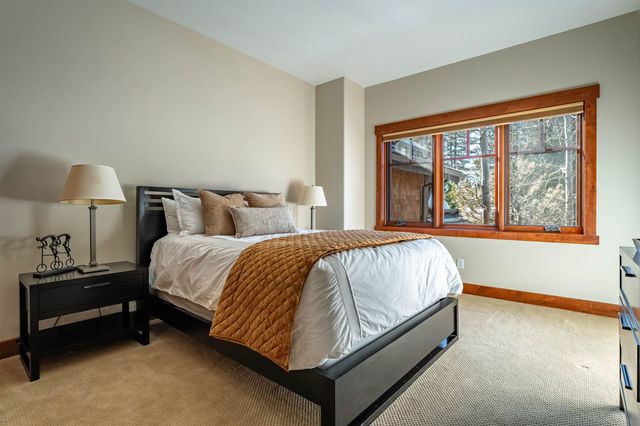 10213 Annies Loop, Truckee, CA 96161