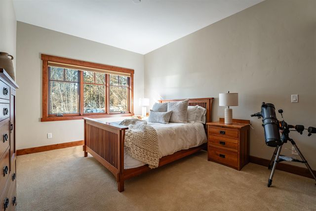 10213 Annies Loop, Truckee, CA 96161